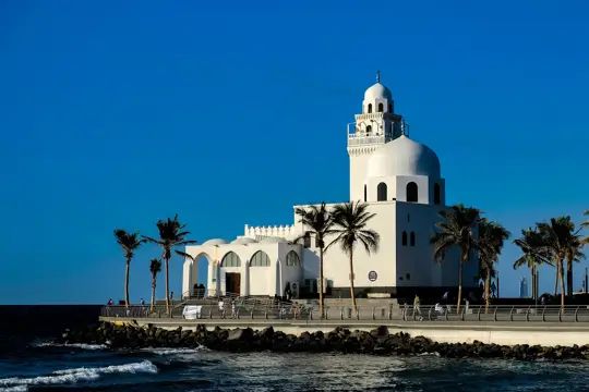 Island Mosque in Jeddah. Discover with d.HOLIDAY