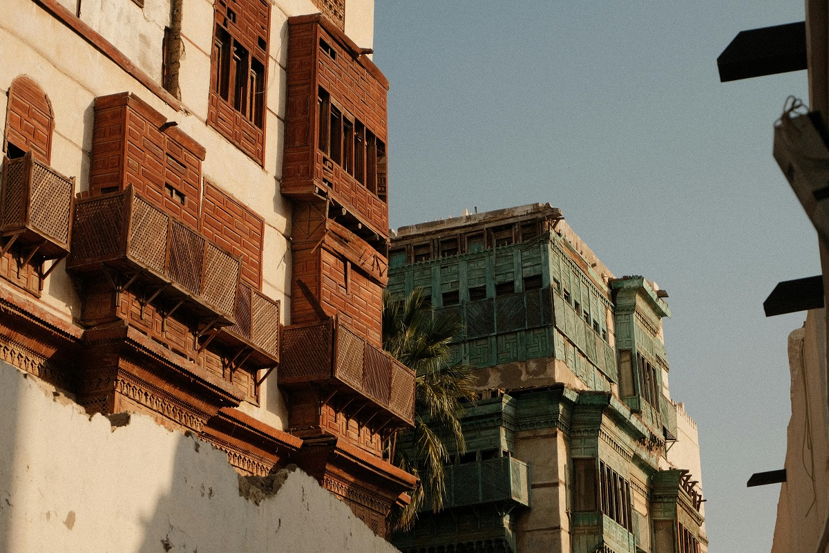 Jeddah Historical Architecture in Sunlight. Discover with d.HOLIDAY